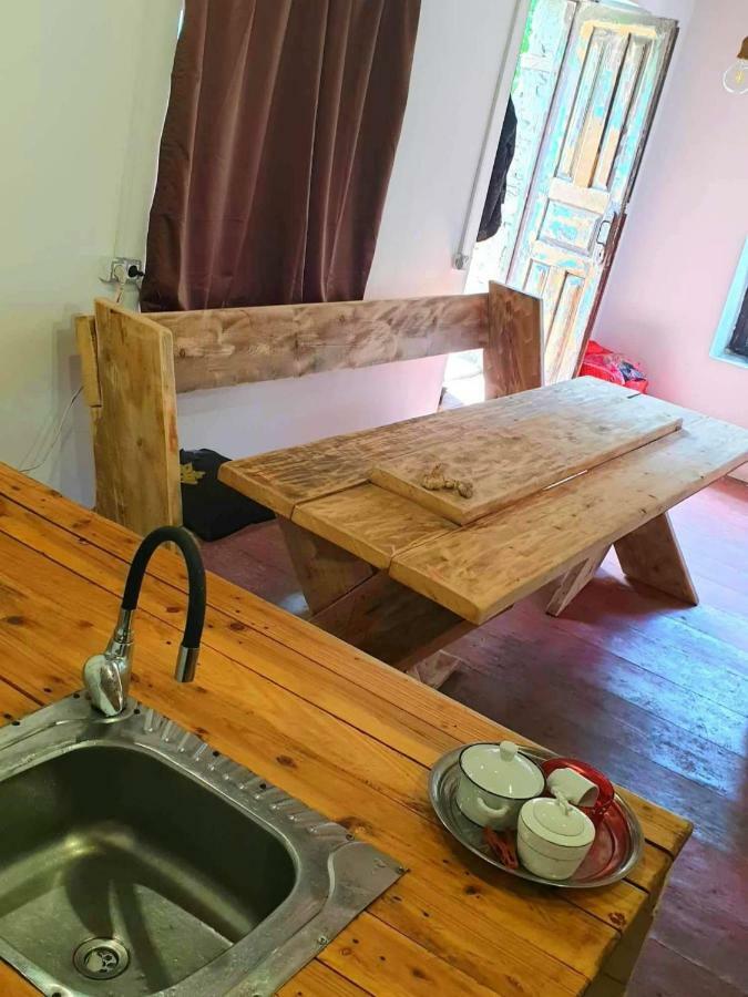 Panorama Guesthouse Mata C. Adishi ภายนอก รูปภาพ